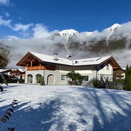 B&B Casa Il Sasso Pinzolo Bagian luar foto