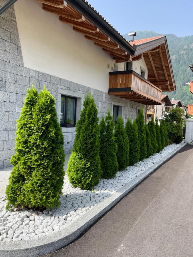 B&B Casa Il Sasso Pinzolo Bagian luar foto