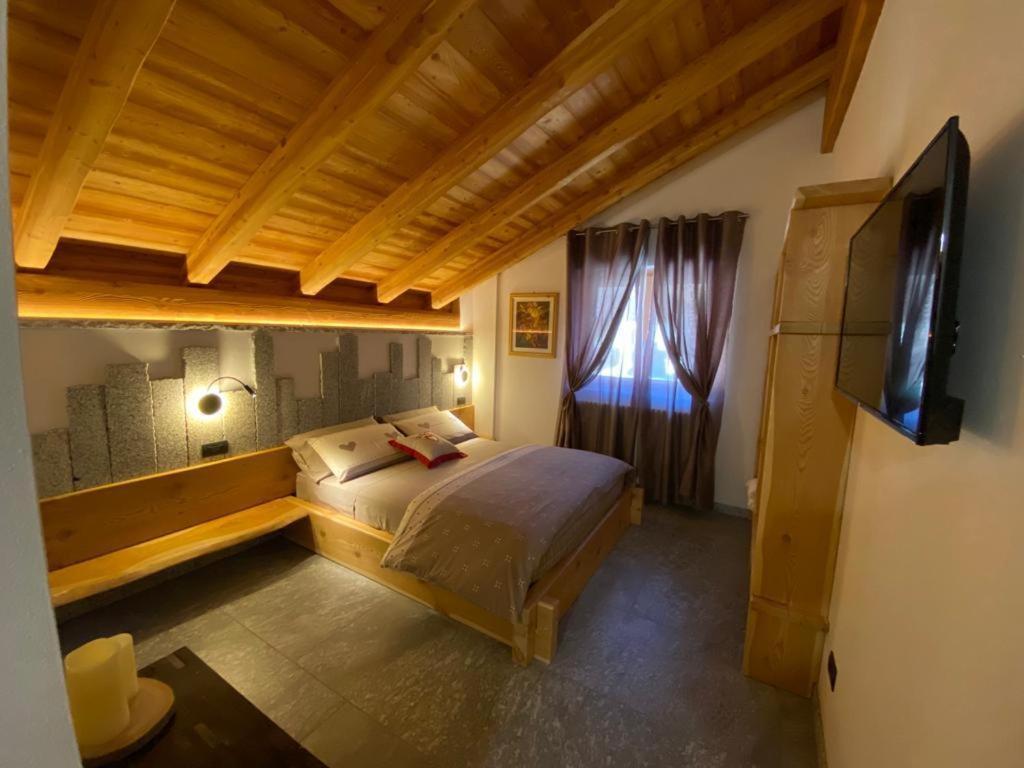 B&B Casa Il Sasso Pinzolo Bagian luar foto