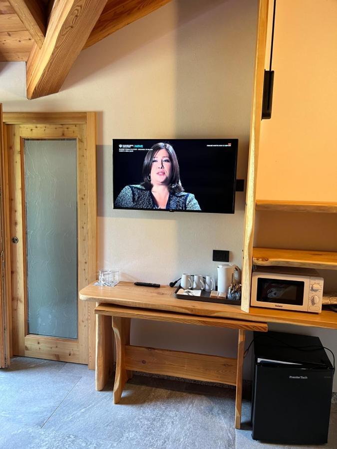 B&B Casa Il Sasso Pinzolo Bagian luar foto