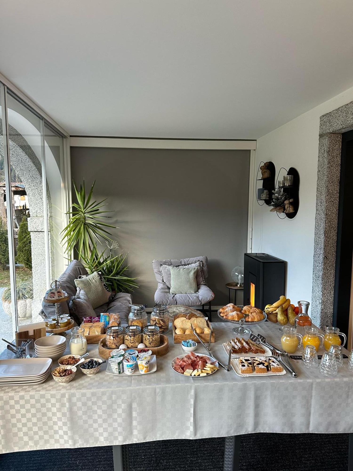 B&B Casa Il Sasso Pinzolo Bagian luar foto